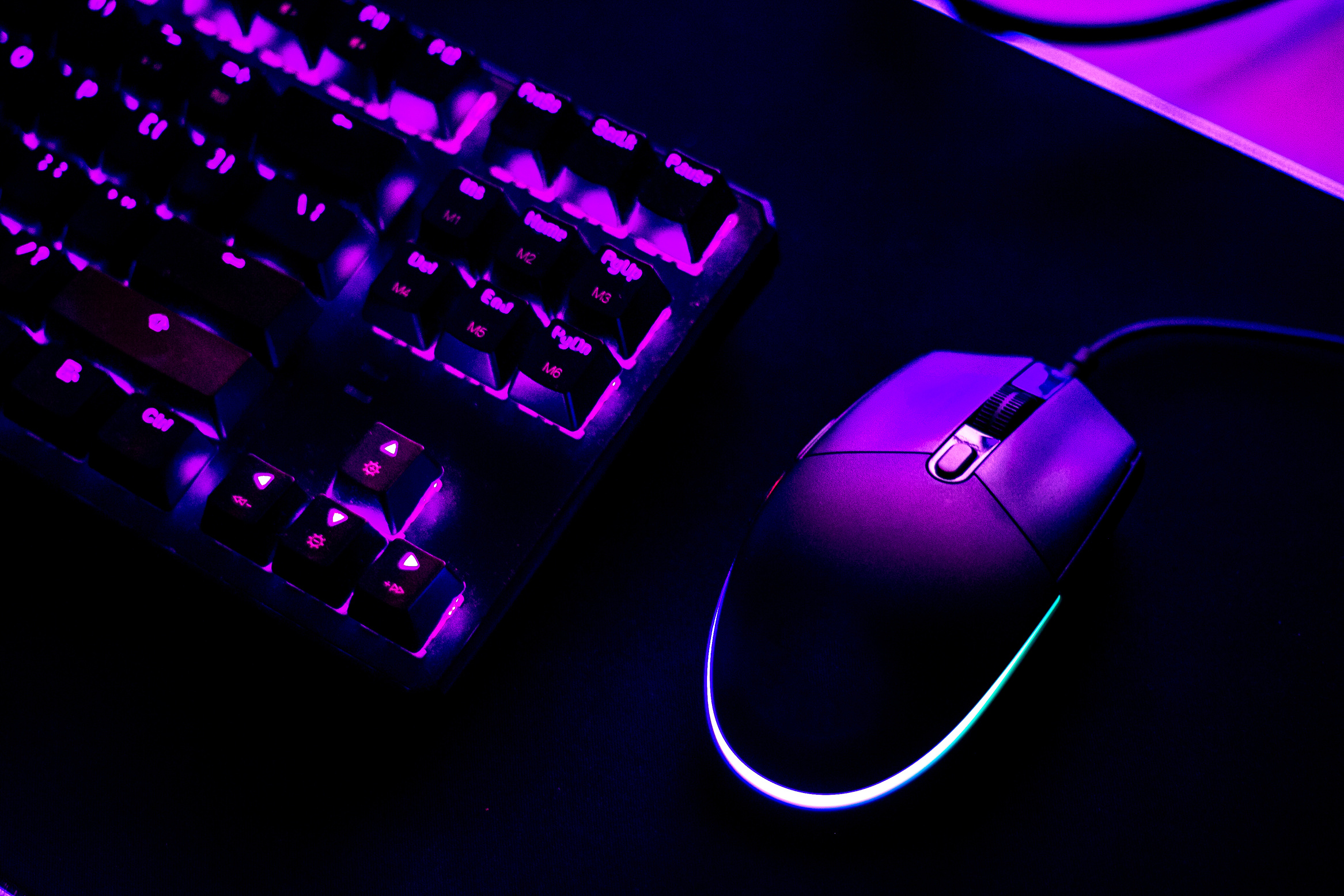 Light Up Mouse and Keyboard on Desk